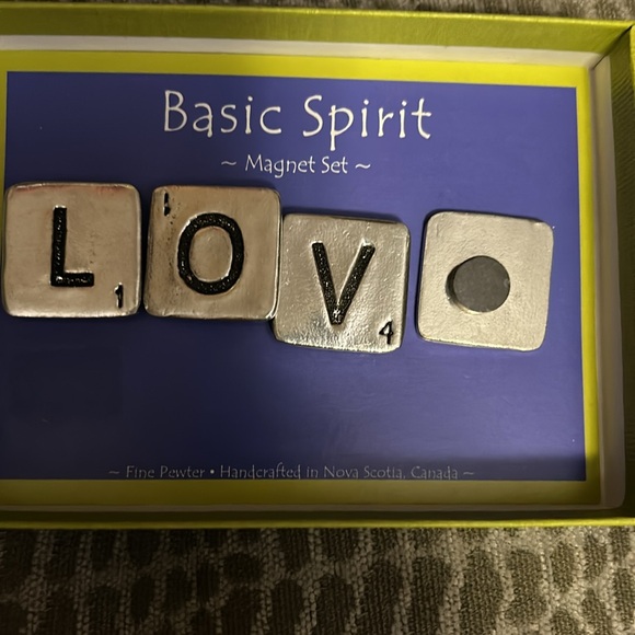 Magnets - Picture 3 of 3